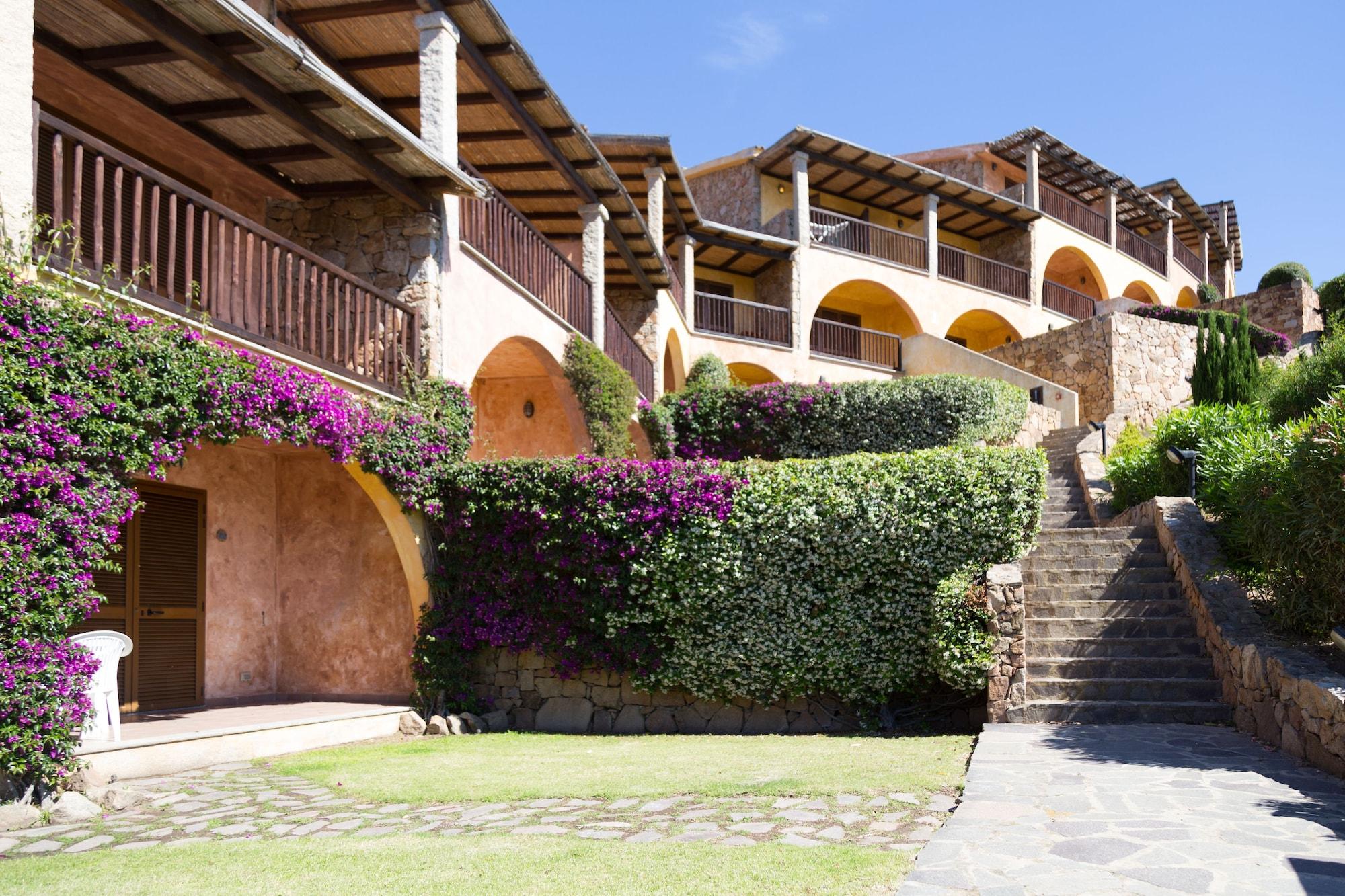 מרינה די פורטיסקו Residence Costa Ruja מראה חיצוני תמונה