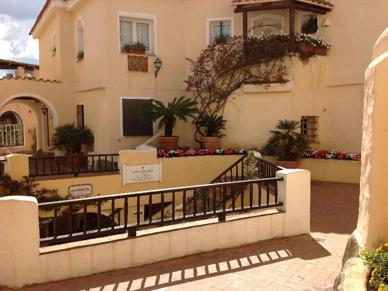 מרינה די פורטיסקו Residence Costa Ruja מראה חיצוני תמונה
