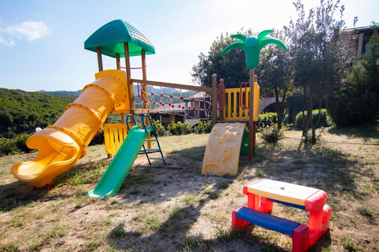 מרינה די פורטיסקו Residence Costa Ruja מראה חיצוני תמונה